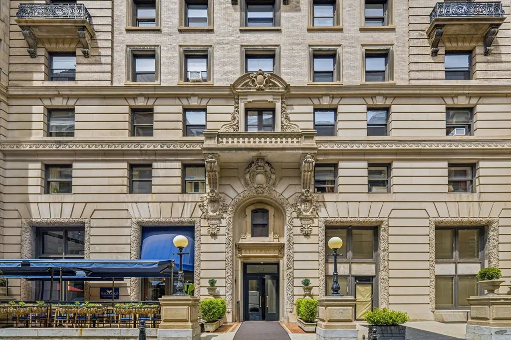 21 Beacon St #4G, Boston, MA 02108 - #1