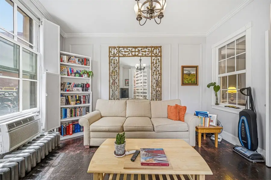21 Beacon St #4G, Boston, MA 02108 - #3