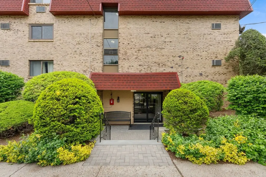 43-51 Albion St #C9, Melrose, MA 02176 - #1