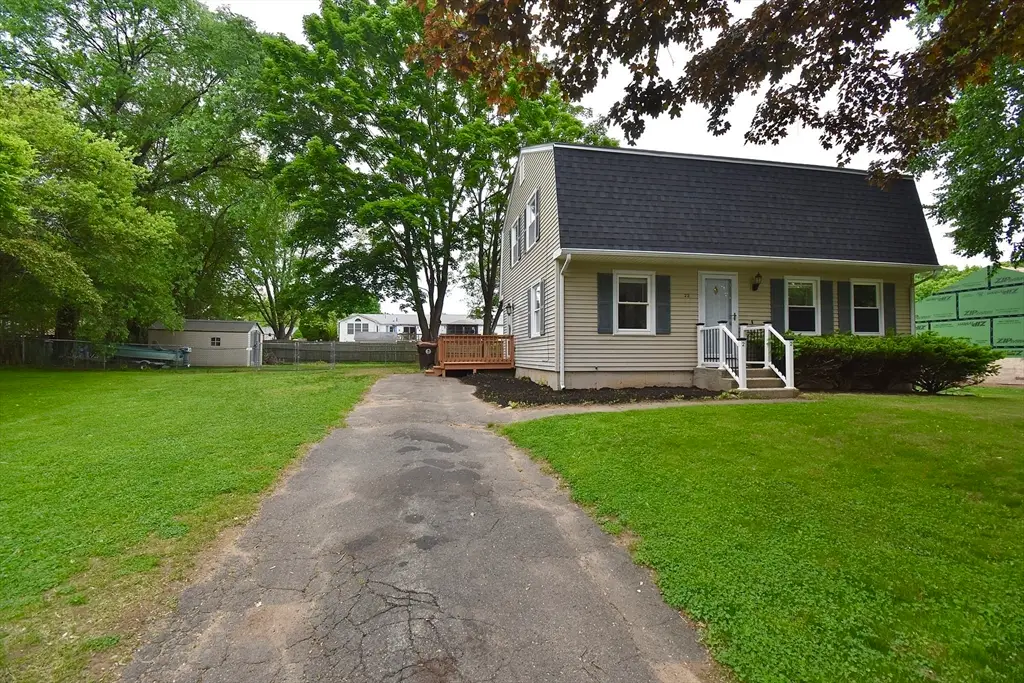 22 Hunting Ln, Agawam, MA 01001 - #1