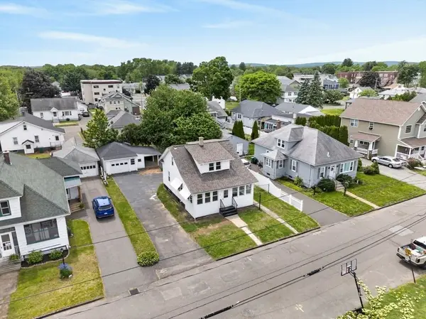 79 Kaveney St, Chicopee, MA 01020