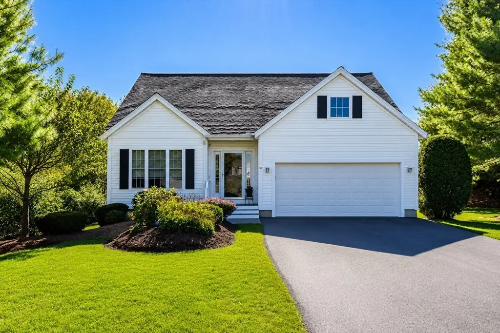 37 Augusta Way #37, North Chelmsford, MA 01863 - #1