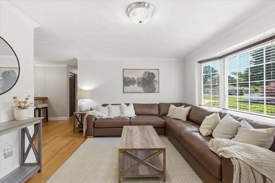 127 Sun Valley Dr, Cumberland, RI 02864 - #3