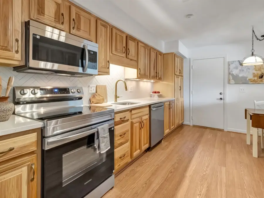 8 Rainbow Pond Dr #5, Walpole, MA 02081 - #3