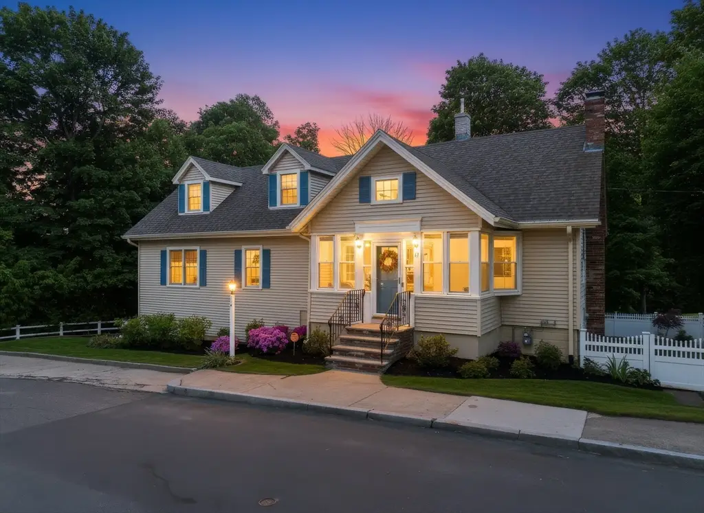 17 Garden Rd, Stoneham, MA 02180 - #1