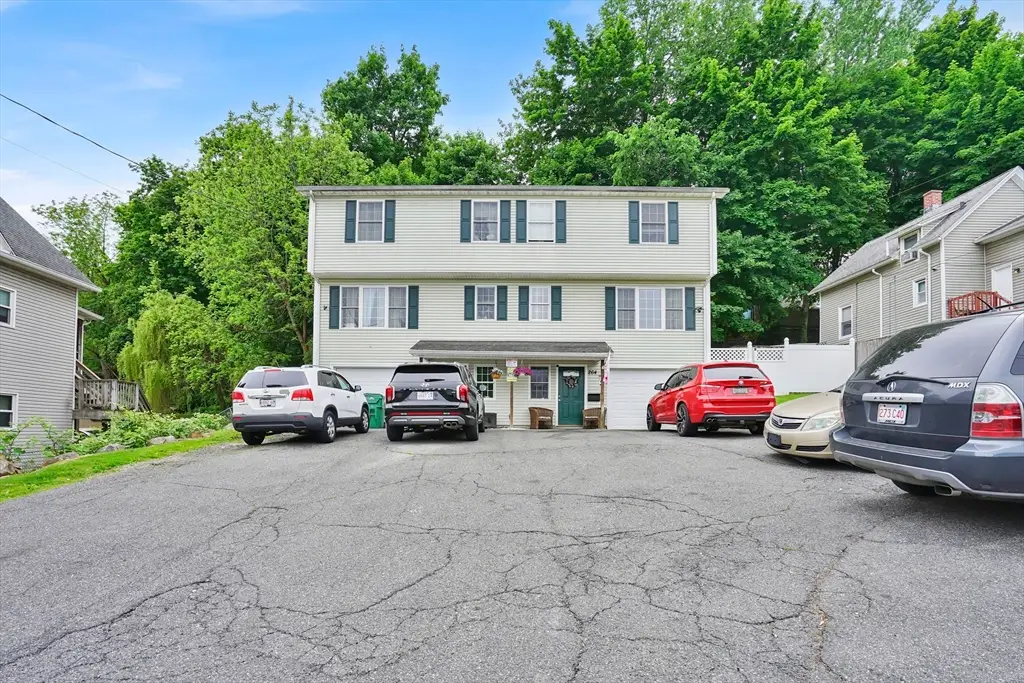 264 E Main St, Chicopee, MA 01020 - #1