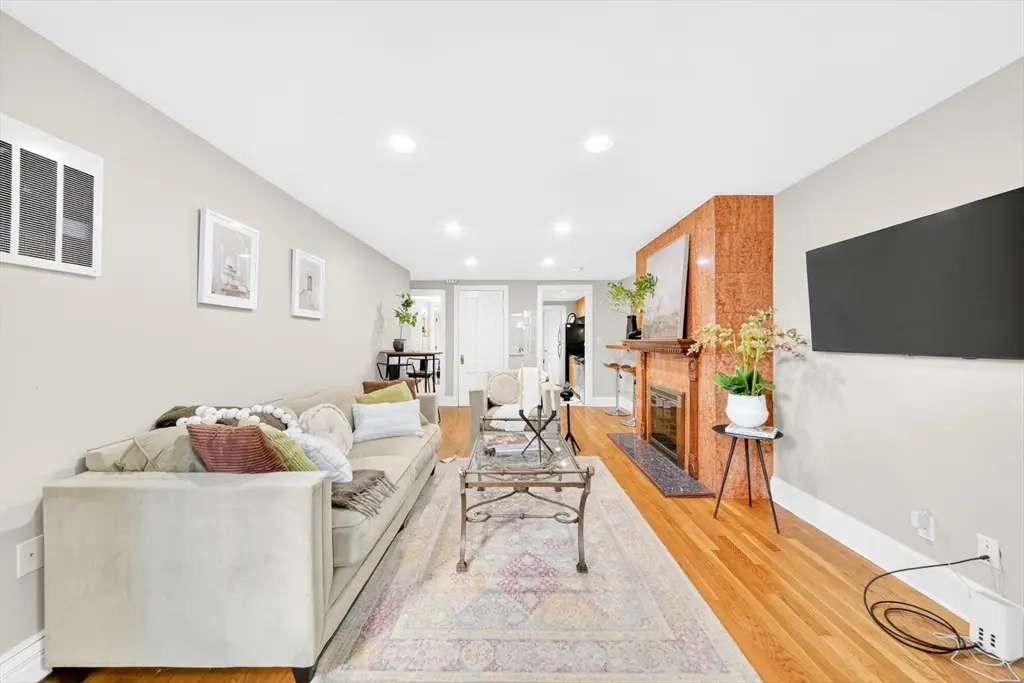 352 Tappan St #1, Brookline, MA 02445 - #1