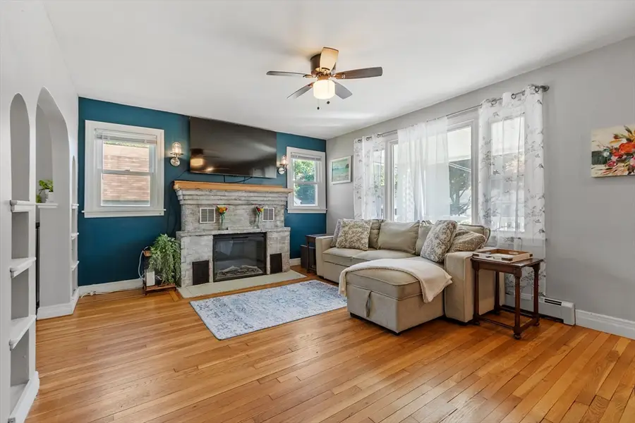 195 Leamy St, Gardner, MA 01440 - #2