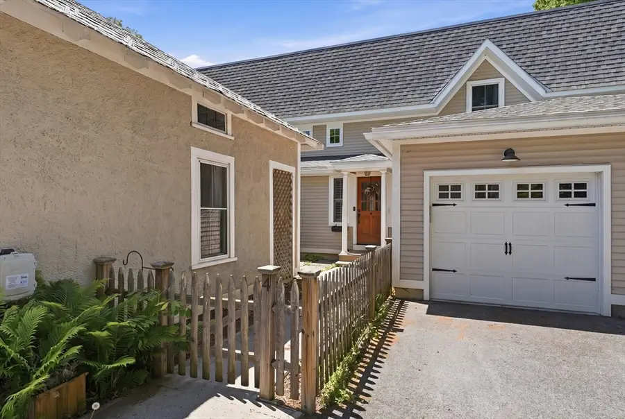 32 N Prospect St #4, Amherst, MA 01002 - #2