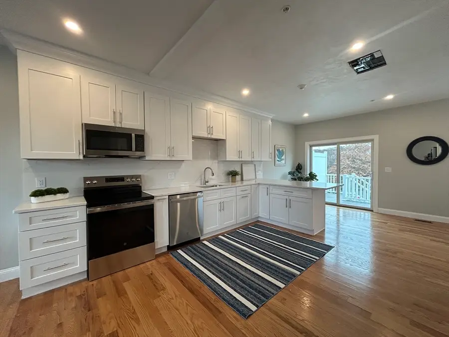 10 Windsor Street #E, Worcester, MA 01605 - #2
