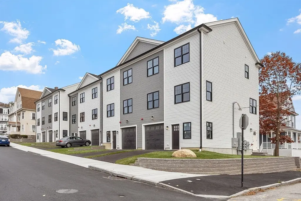 10 Windsor Street, Worcester, MA 01605 - #1