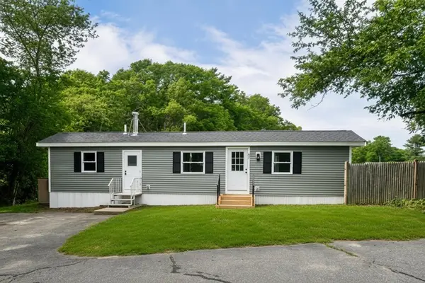 52 Sycamore Drive, Halifax, MA 02338
