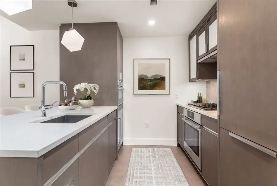 100 Lovejoy Wharf #5 N, Boston, MA 02114 - #2