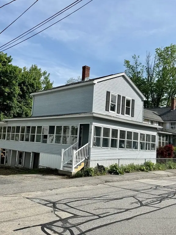 13 Goddard St, Webster, MA 01570