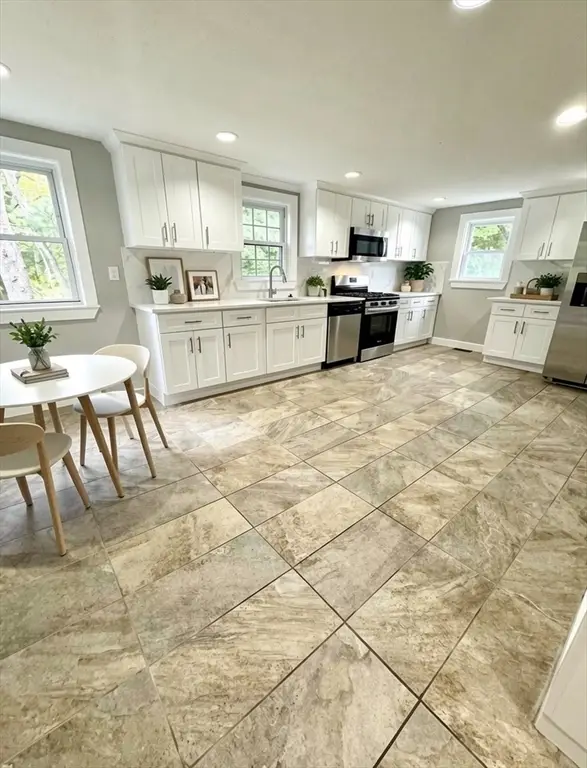 14 Elm Ave, Holbrook, MA 02343 - #3