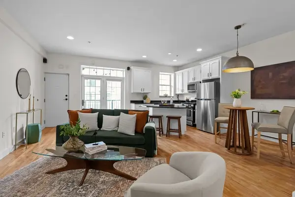 381 W Broadway #4, Boston, MA 02127