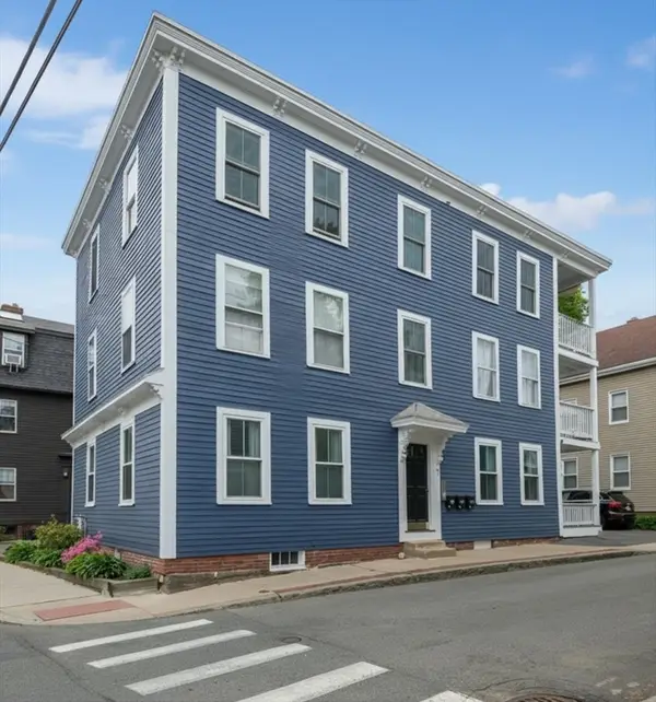 1 Turner St #1, Salem, MA 01970