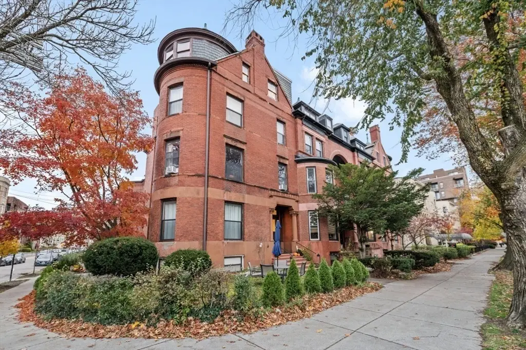 1880 Beacon St #6, Brookline, MA 02445 - #1