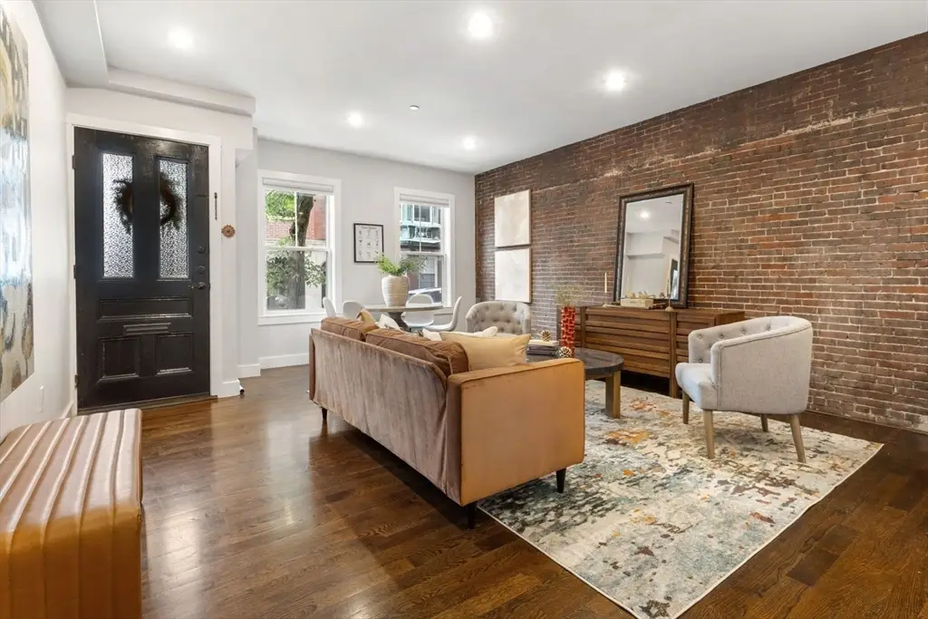 62-64 Elm St #1, Boston, MA 02129 - #1
