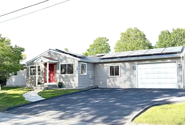 3 Roseanne Drive, Fairhaven, MA 02719