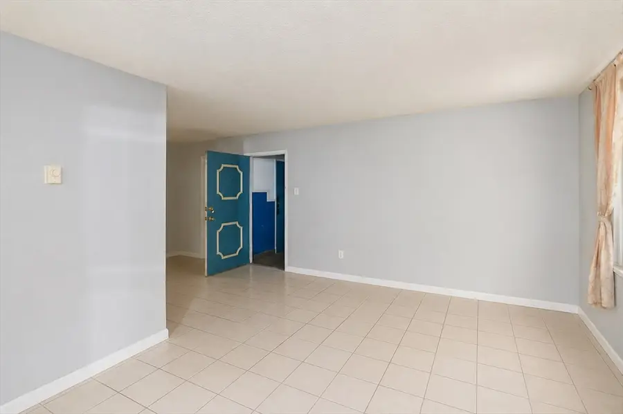 2 Universal St #4, Framingham, MA 01702 - #2