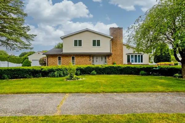 77 Glendale Rd, Agawam, MA 01001