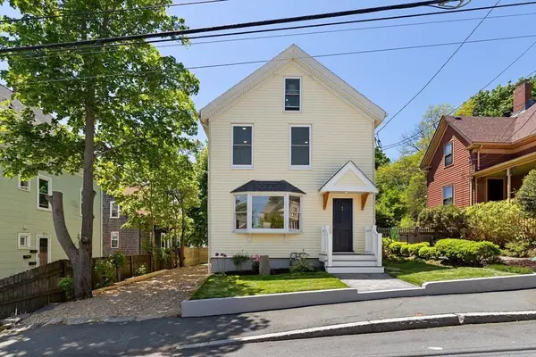 2 Harrison Ave, Gloucester, MA 01930