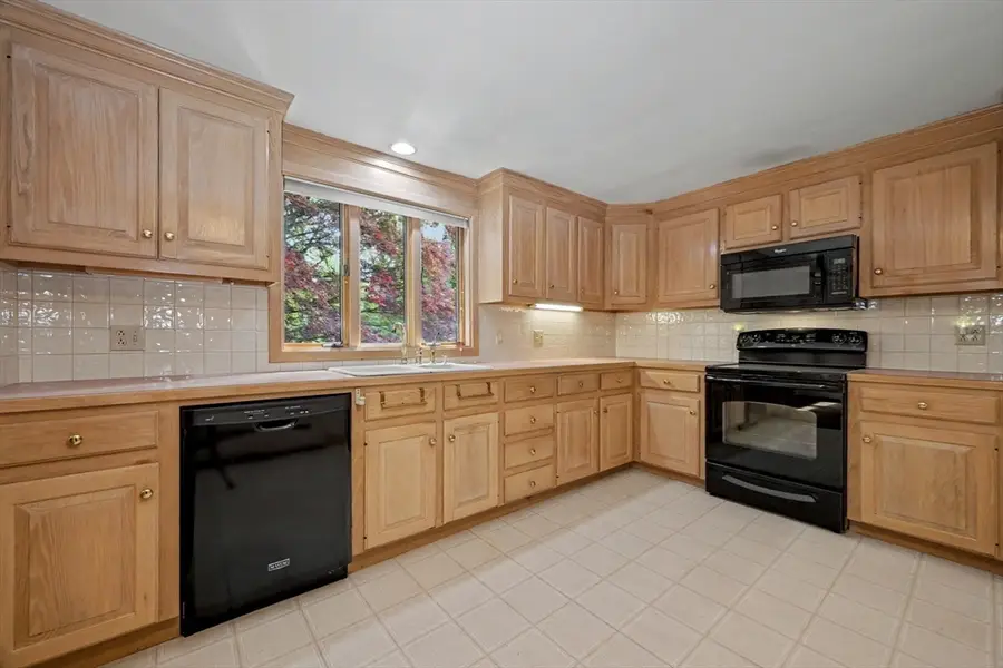 26 Arlington Road, Burlington, MA 01803 - #2