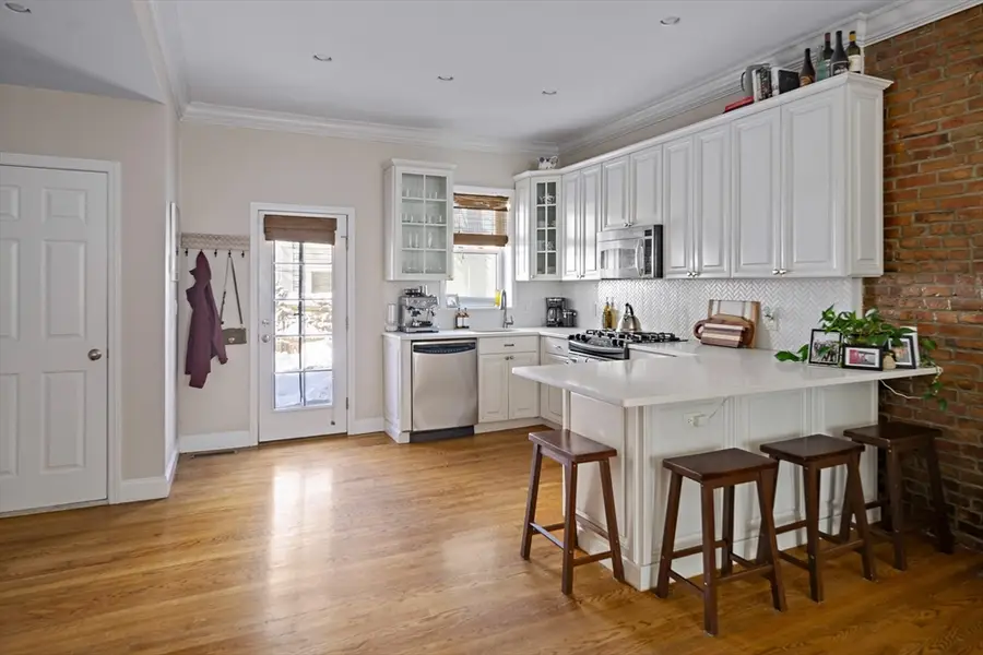 52 Mystic St #1, Boston, MA 02129 - #3