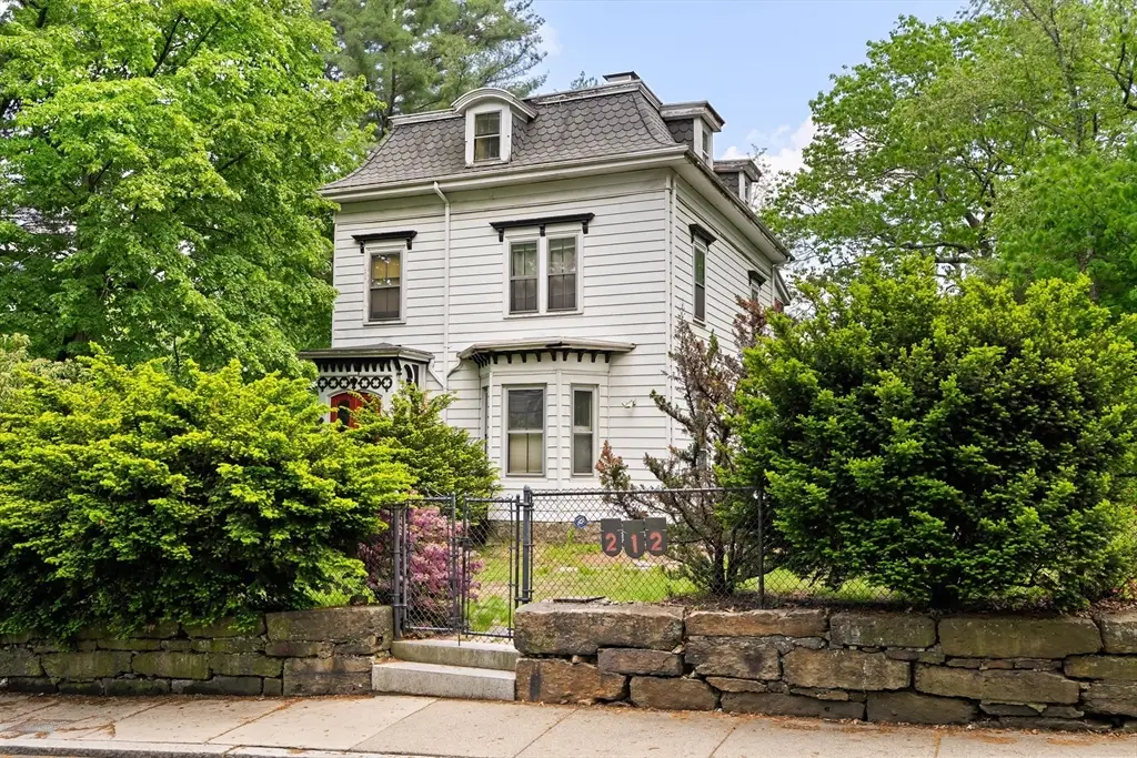 212 Chestnut Ave, Boston, MA 02130 - #1