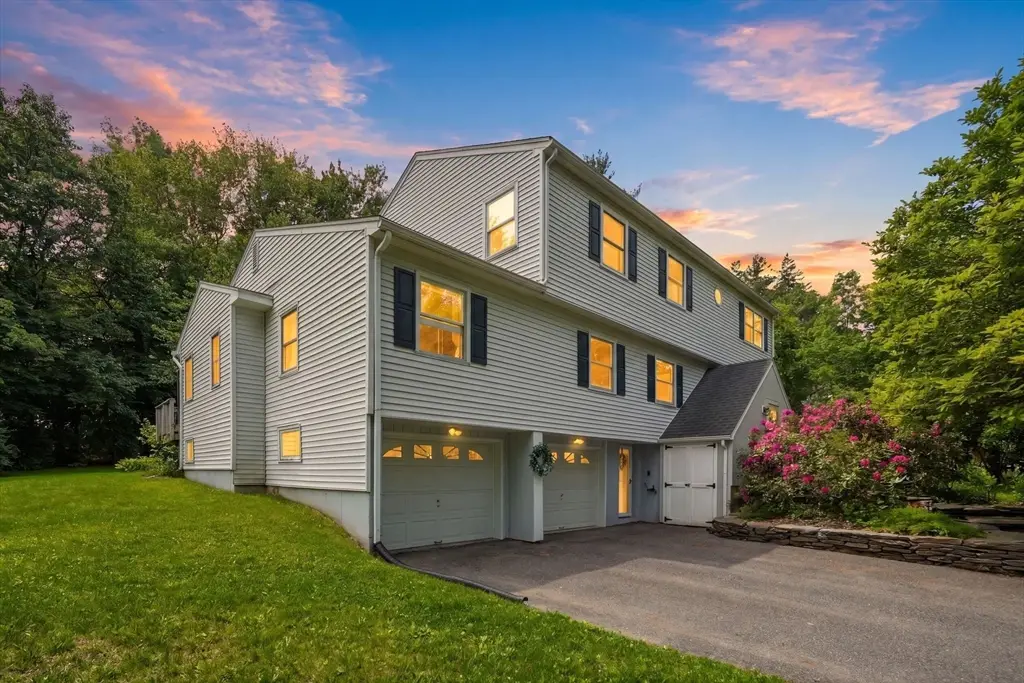 189 Pondview Dr, Amherst, MA 01002 - #1