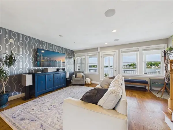 7 Bay St #3, Hull, MA 02045