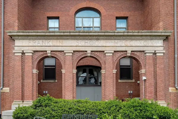 68 Central Ave #304, Medford, MA 02155