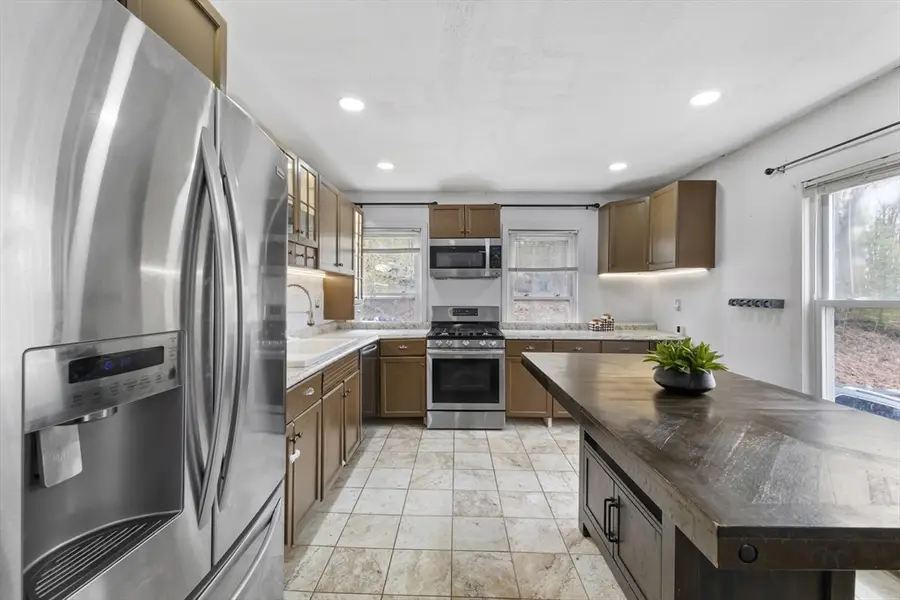43 Allen St, Gardner, MA 01440 - #3