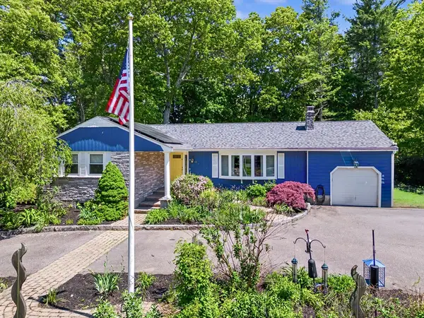 10 Fleetwood Drive, Norfolk, MA 02056