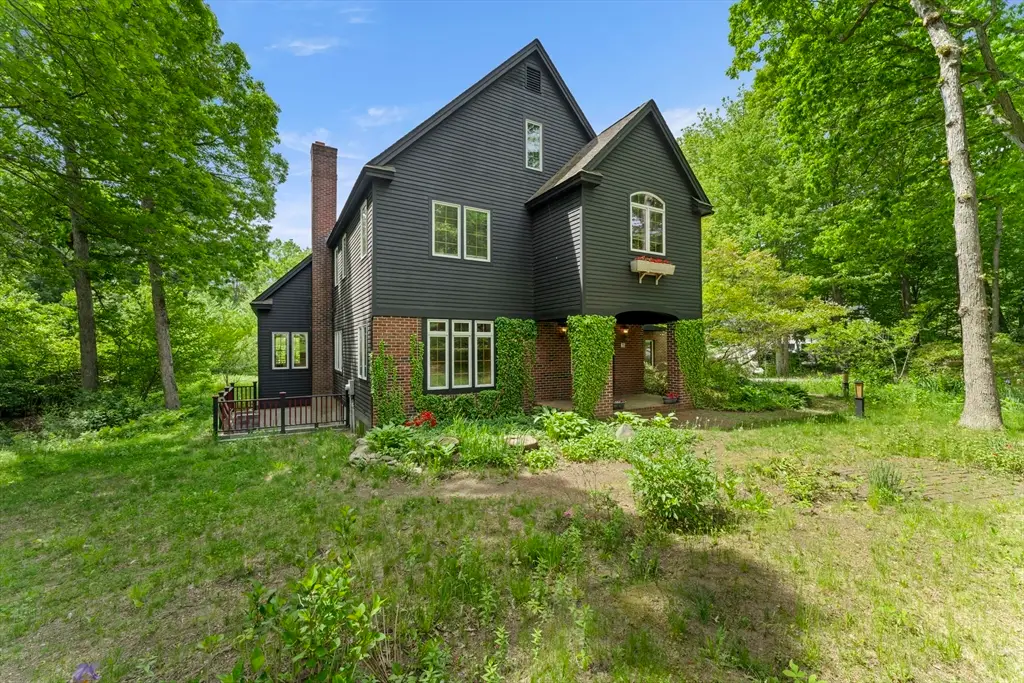 28 Vincent Rd, Mendon, MA 01756 - #1