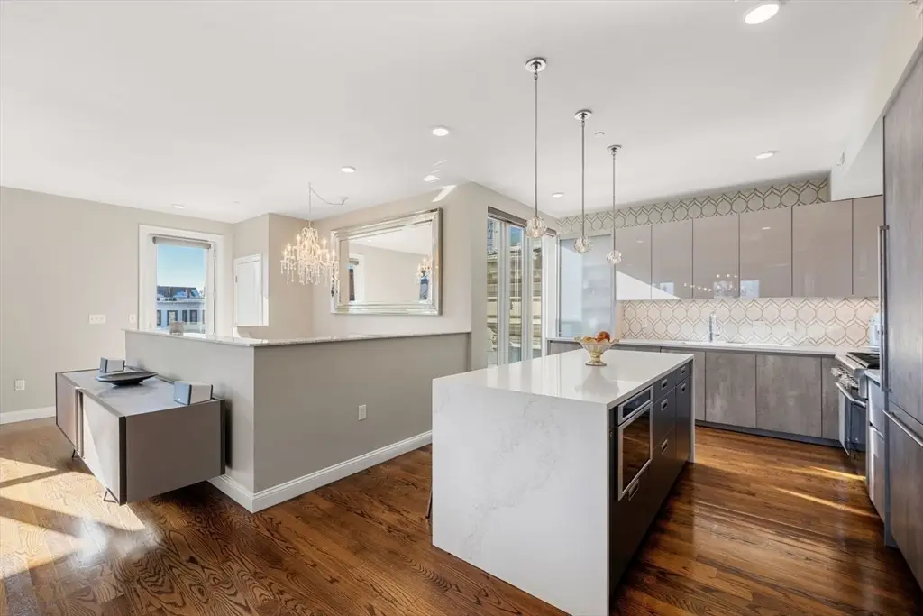 928 E Broadway #9, Boston, MA 02127 - #1