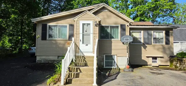 34 Hatch St, Haverhill, MA 01832