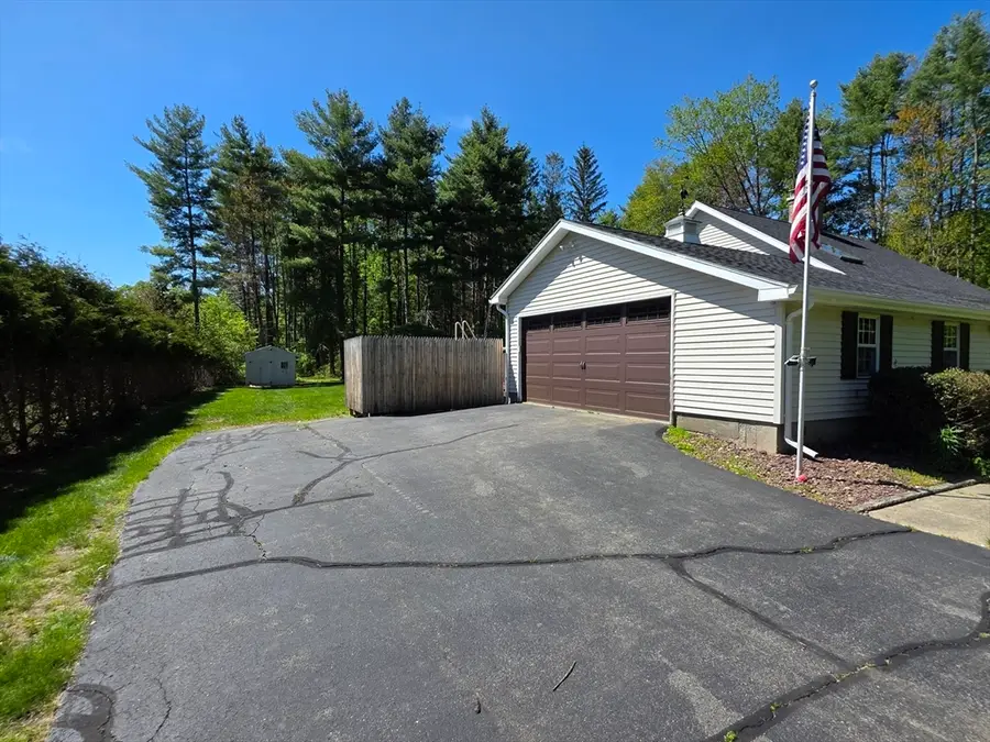 758 Country Club Rd, Greenfield, MA 01301 - #3