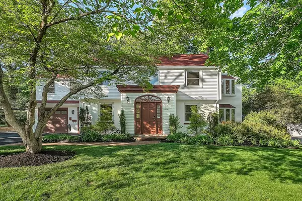 31 Alba Rd, Wellesley, MA 02481