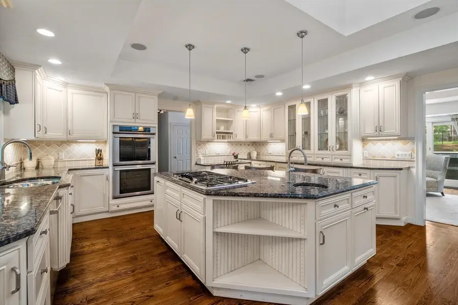 183 Old Farm Rd, Newton, MA 02459 - #2