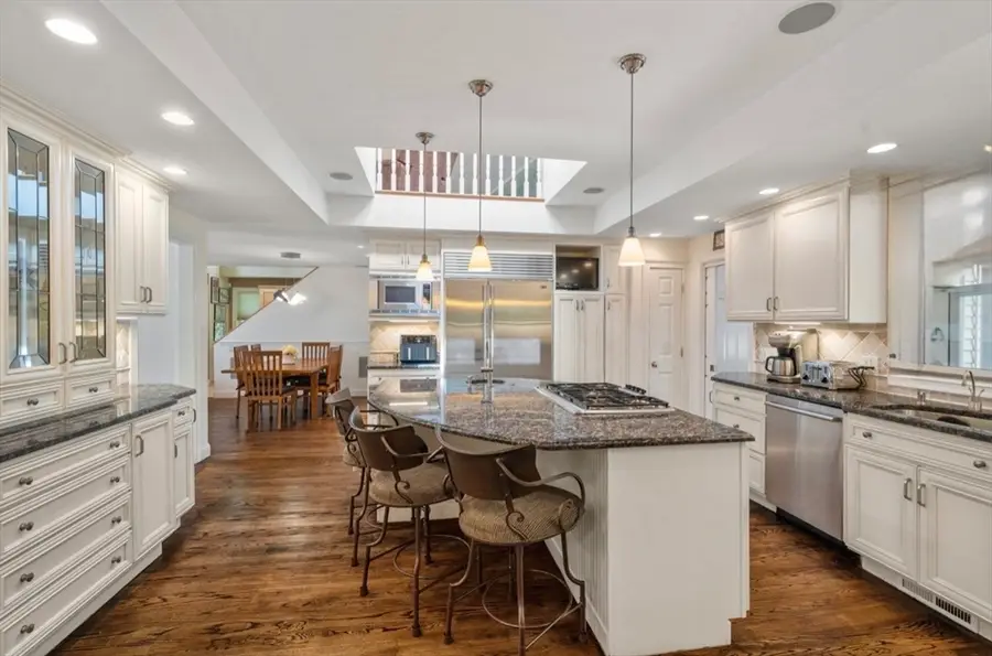 183 Old Farm Rd, Newton, MA 02459 - #3