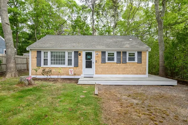 13 Coach House Ln, Dennis, MA 02660