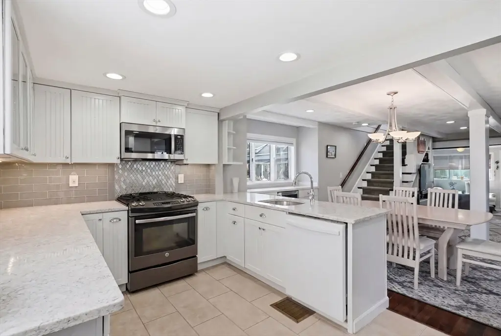 27 Billows St, Winthrop, MA 02152 - #1