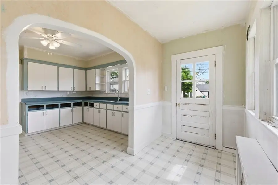 101 Monroe St, Norwood, MA 02062 - #3