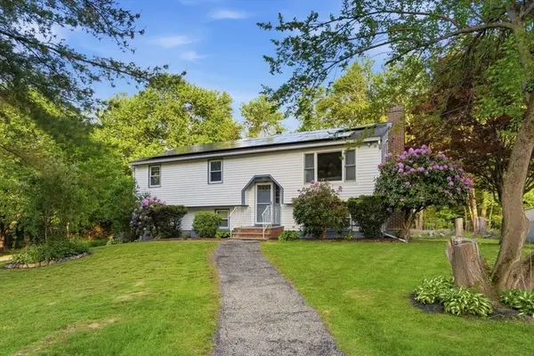 24 Lawton St, Haverhill, MA 01830