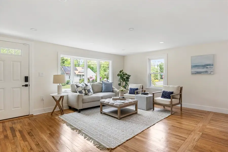 34 School House Ln, Billerica, MA 01821 - #2