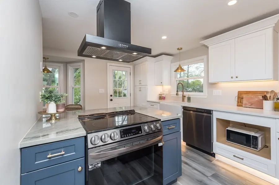 48 Macarthur Rd, Stoneham, MA 02180 - #2