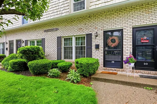 29 Plantation Dr #29, Agawam, MA 01001
