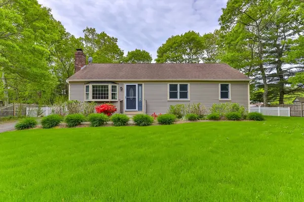 17 Outpost Ln, Barnstable, MA 02632